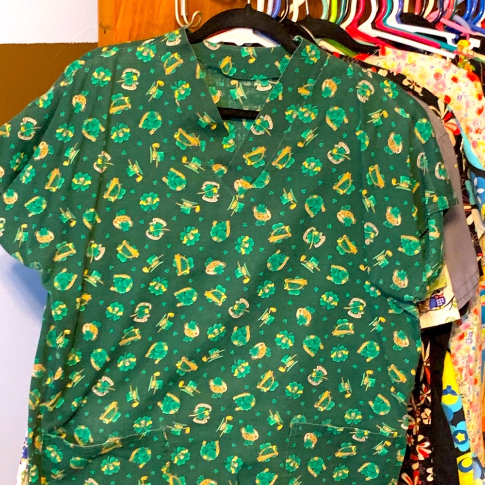 Scrub top